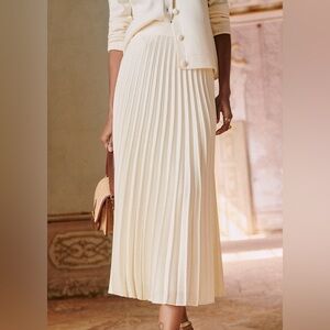 Brand new Sezane Dunya Pleated Long Skirt (size 6) never worn